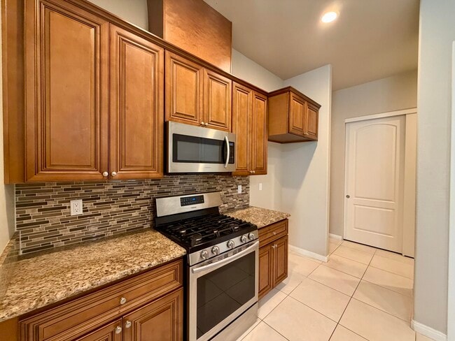 Building Photo - 31865 San Eljay Ave
