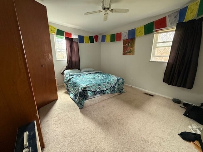 Building Photo - Spacious 4-Bedroom Home with Attached Garage