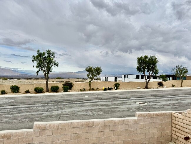 Building Photo - 13697 Mountain Top Dr