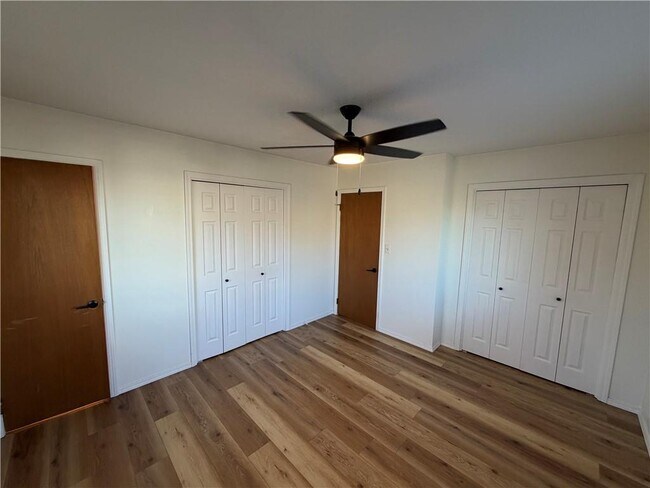 Building Photo - 2854 N Loxley Ave