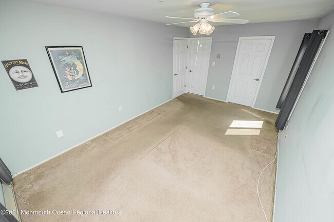 Building Photo - 118 Amberly Dr