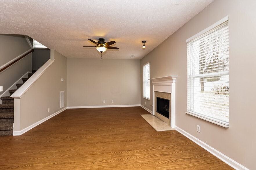 Building Photo - 2136 Blake Dr