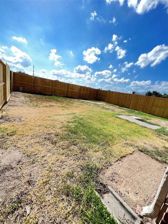 Building Photo - 20035 Oland Way