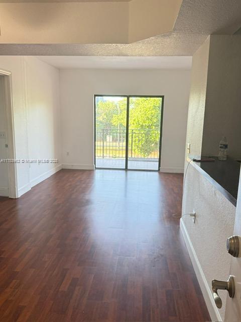 Building Photo - 9300 Fontainebleau Blvd