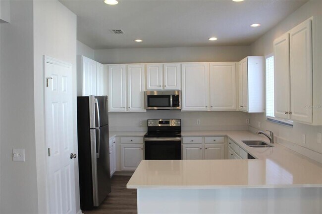 Building Photo - 200 Roseling Crossing