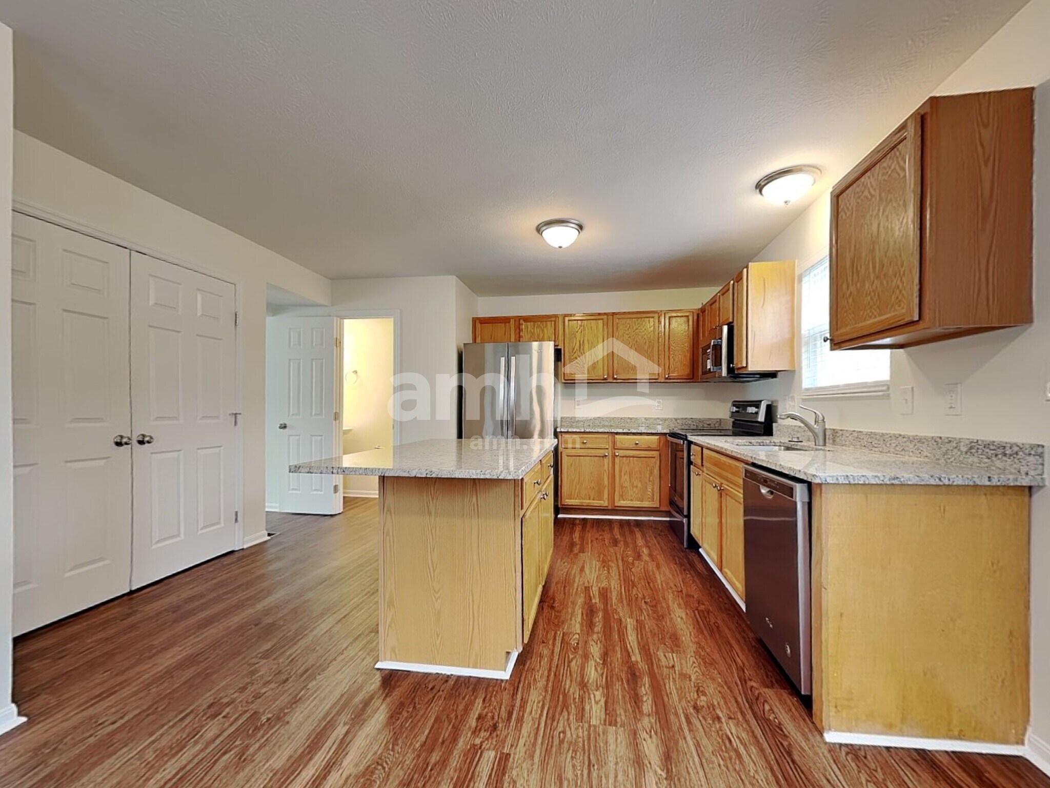 Building Photo - 6645 Water Lily Ln