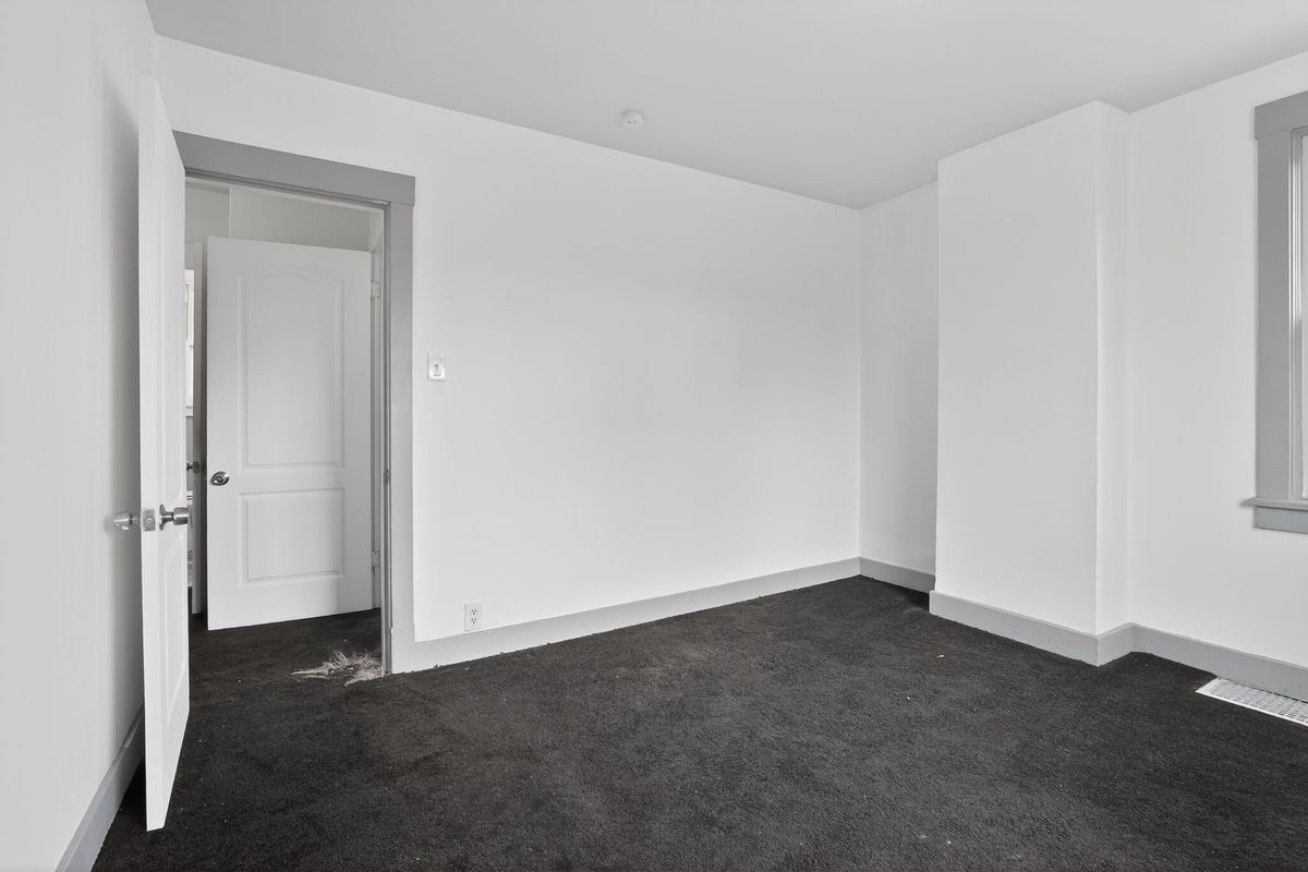 Building Photo - 217 Reifert St