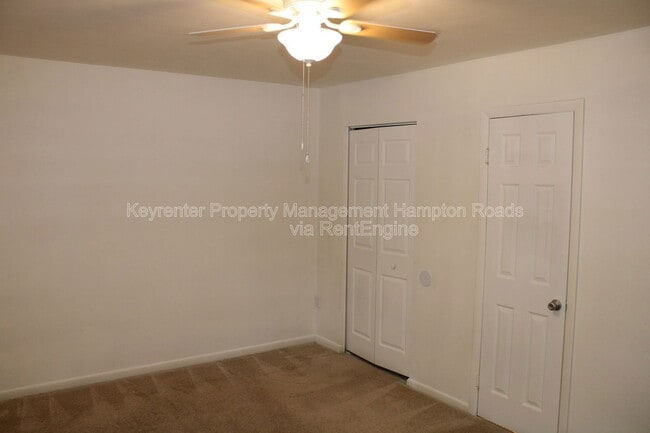 Building Photo - 5776 W Hastings Arch