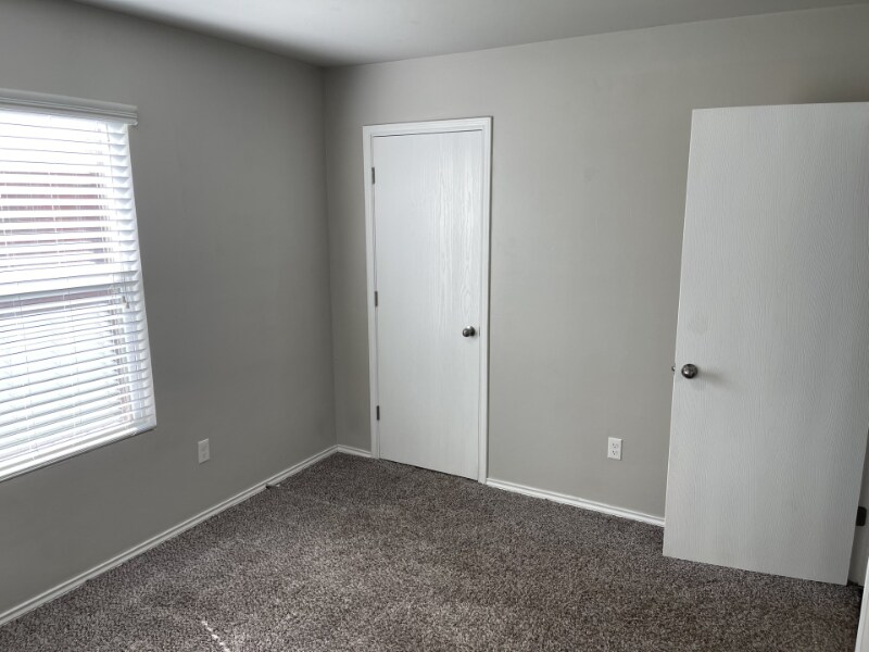 Building Photo - 3405 SE 94th St