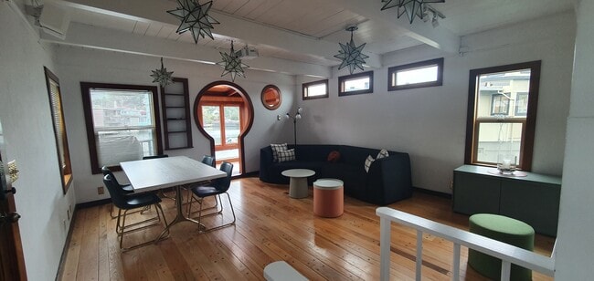 Building Photo - 12 A Dock