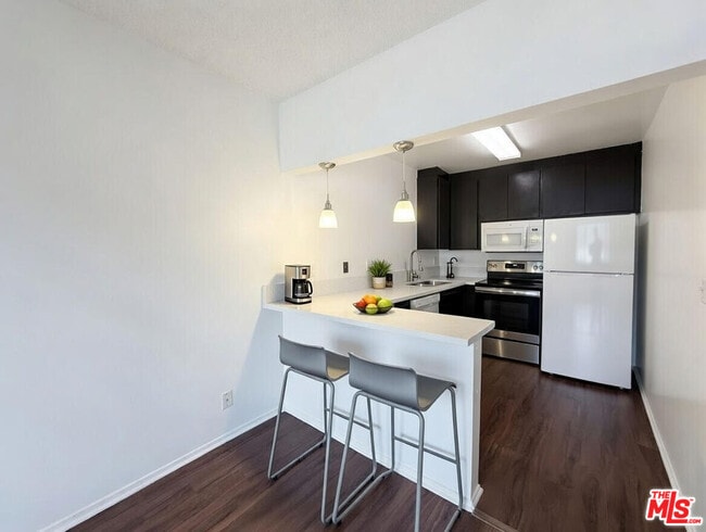 Building Photo - 1137 W 36th Pl