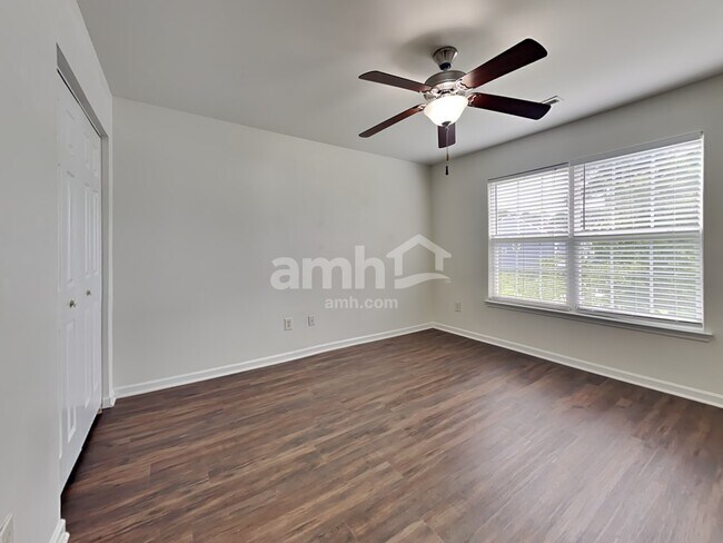 Building Photo - 8940 N Red Maple Cir