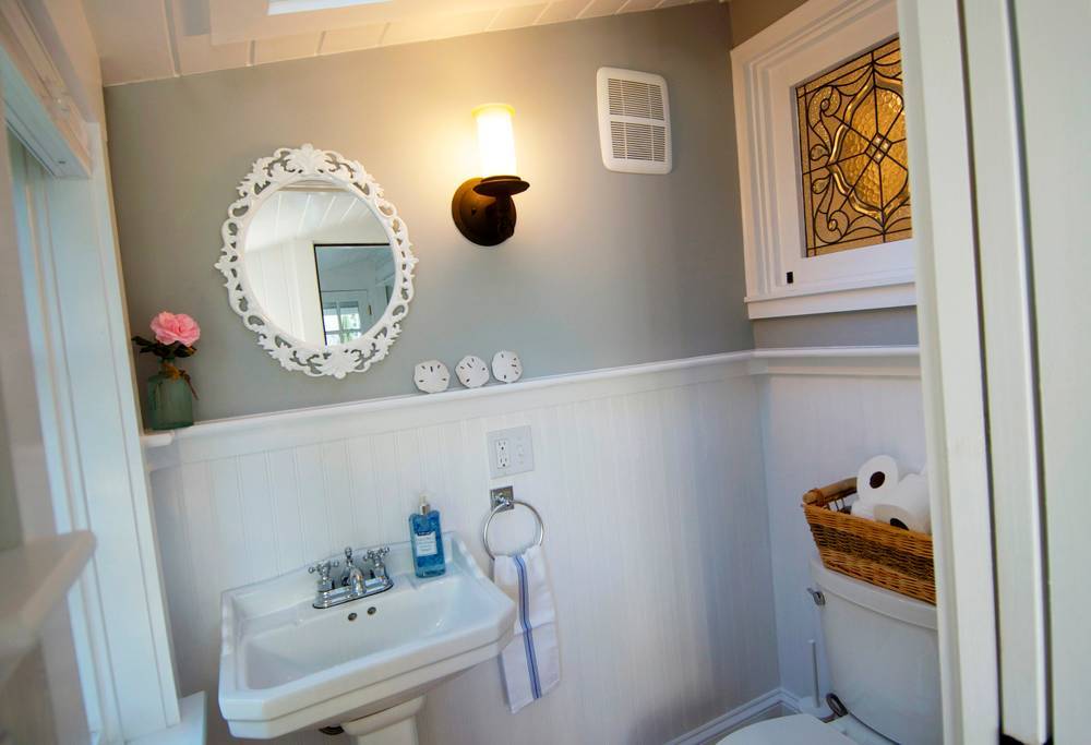 Adorable 1/2 bath near side entry - 23 Graffam Rd