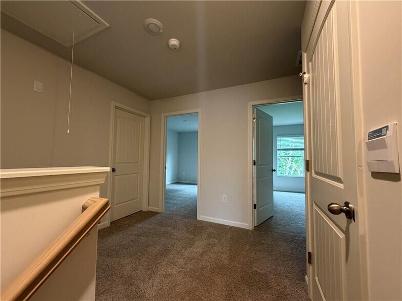 Building Photo - 36 Berryville Dr