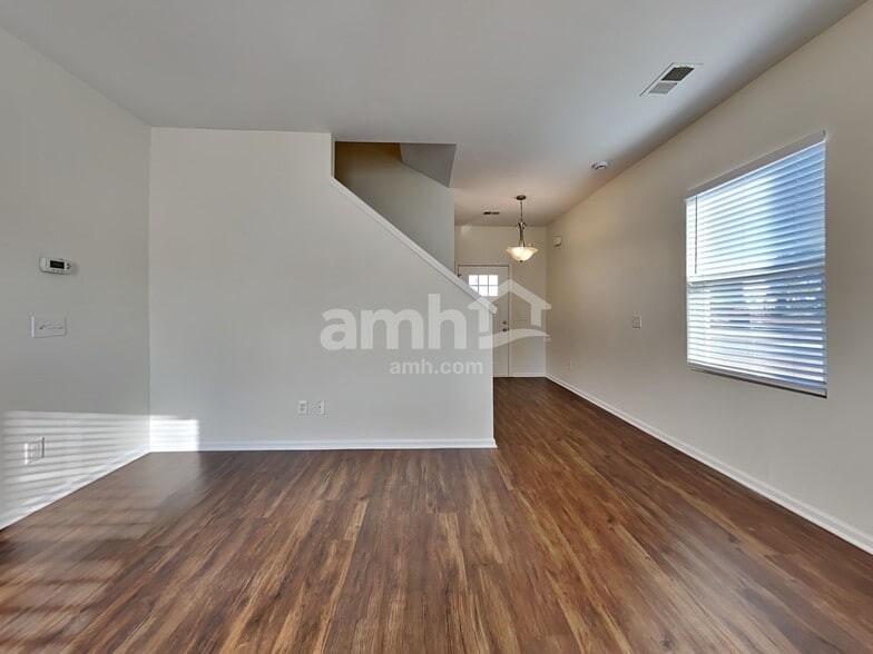 Building Photo - 405 Ridgedale Rd