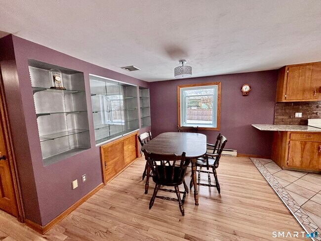 Building Photo - 160 Aimes Dr