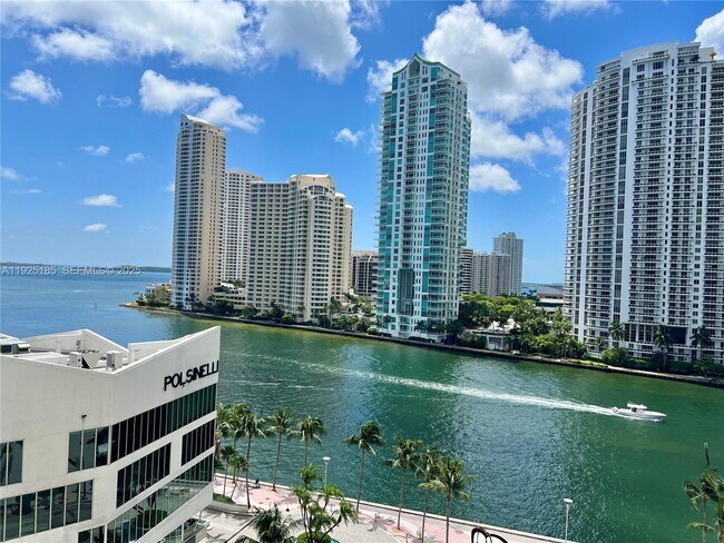 Building Photo - 300 S Biscayne Blvd