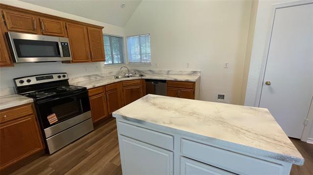 Building Photo - 320 Pebblebrook Ln