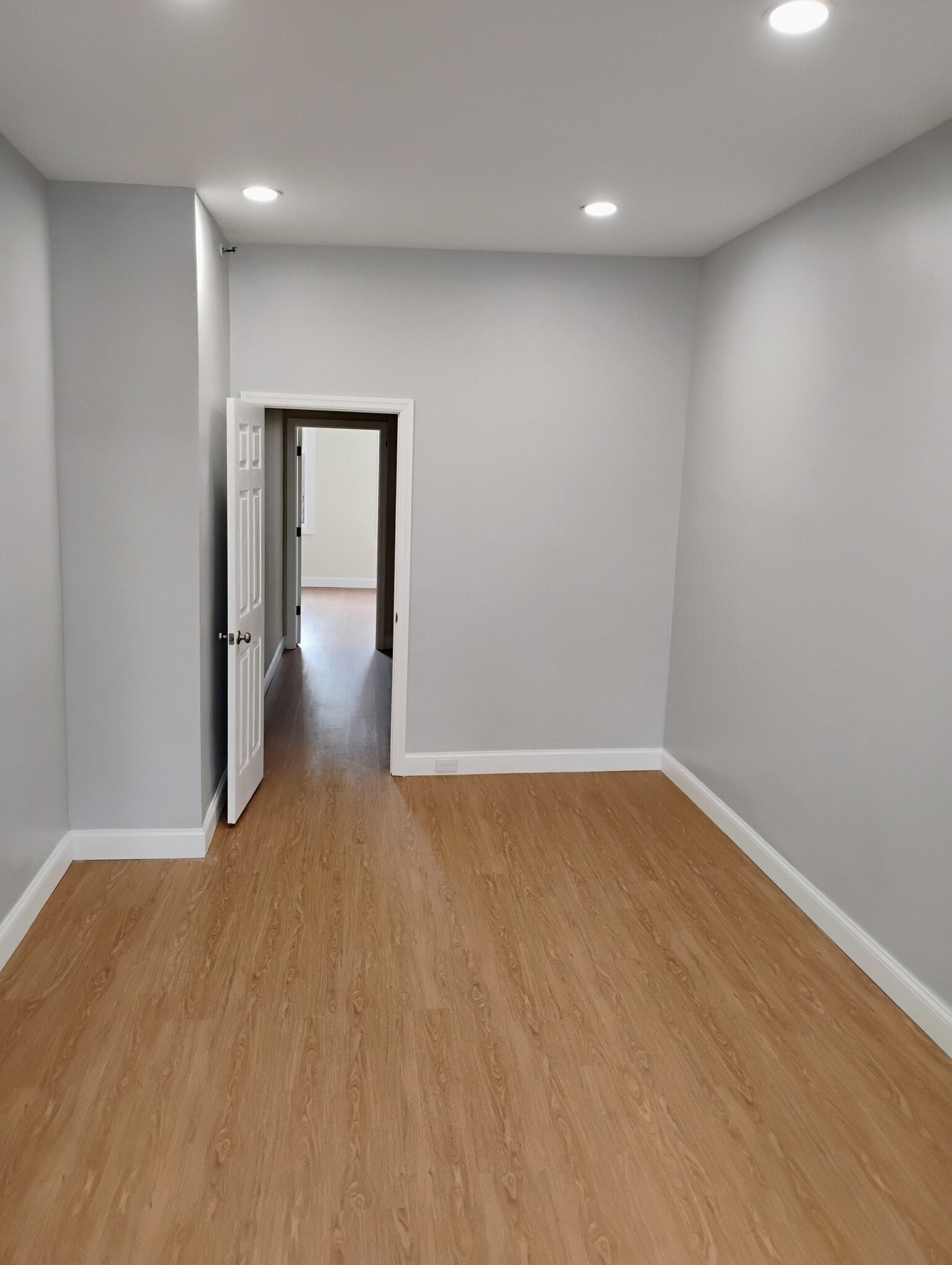 Building Photo - 513 Grandview Ave