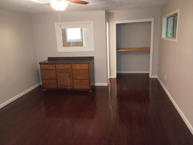 Building Photo - 1317 Fernwood Dr