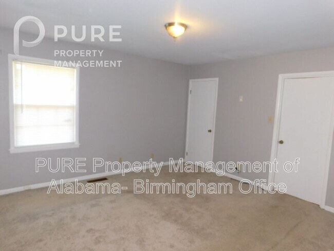 Building Photo - 117 NE 22nd Ave