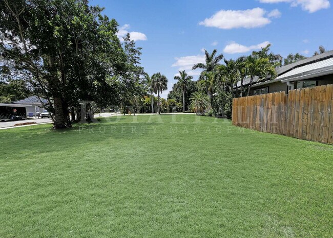 Building Photo - 1615 Evans Ave