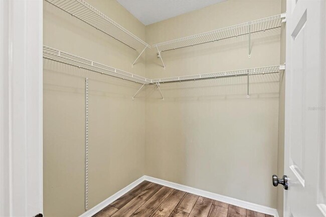 Building Photo - 3821 Parkridge Cir