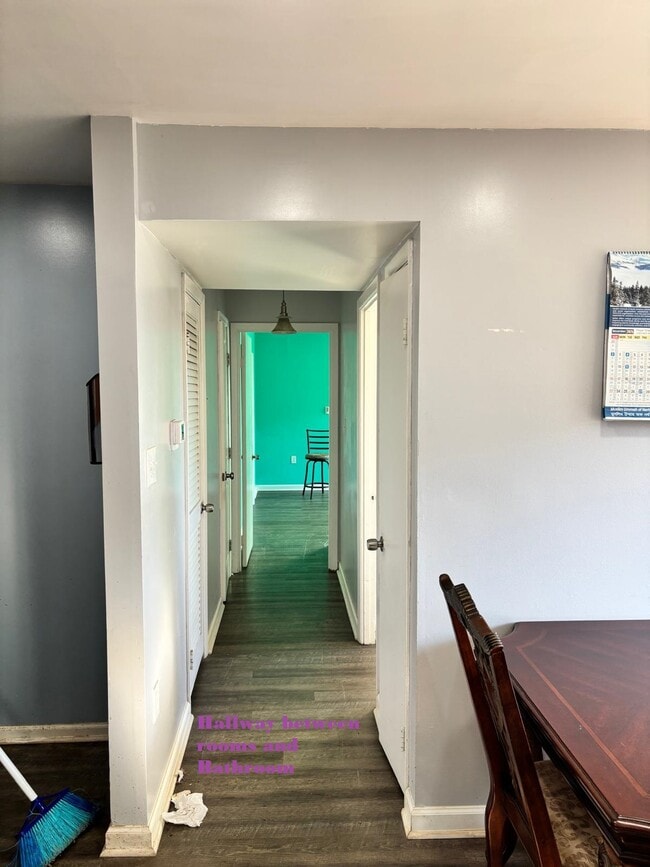 Building Photo - 1550 Renate Dr