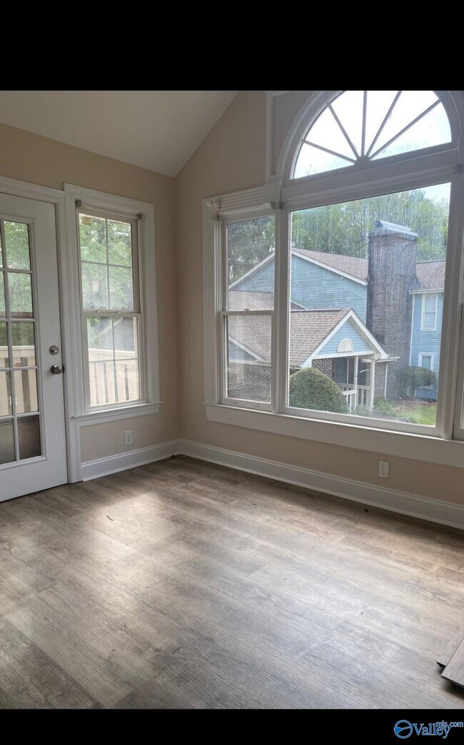 Building Photo - 1409 Liberty Dr