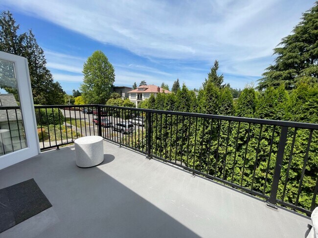 Building Photo - 4Bd/2.5Ba Seattle House