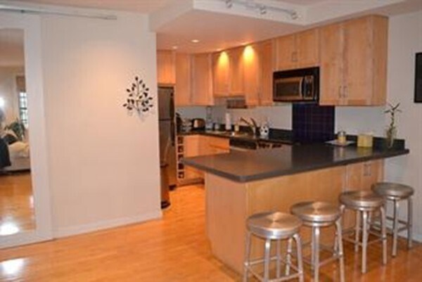 Primary Photo - 309 Beacon St