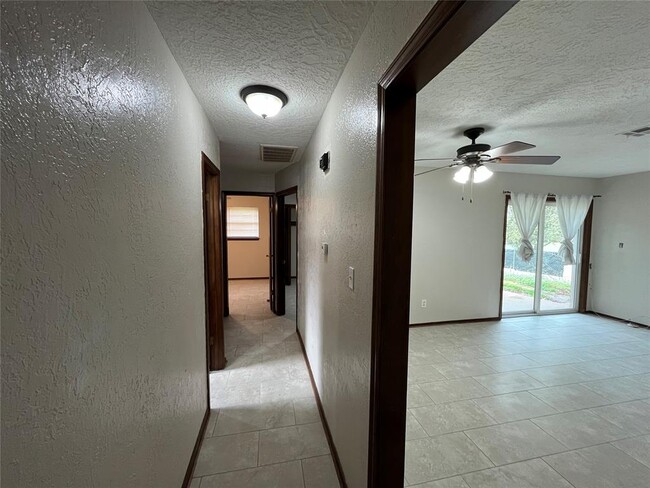 Building Photo - 1505 Kingston Rd