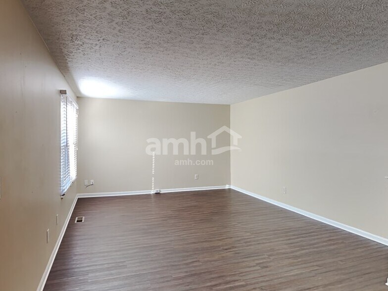 Building Photo - 12183 Derby Ct