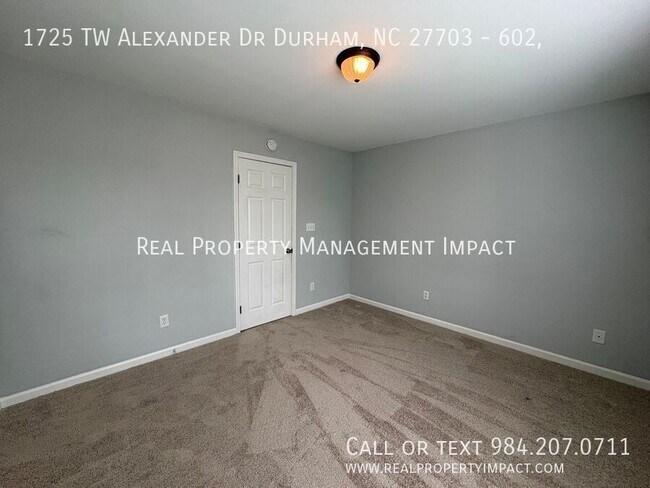 Building Photo - 1725 TW Alexander Dr