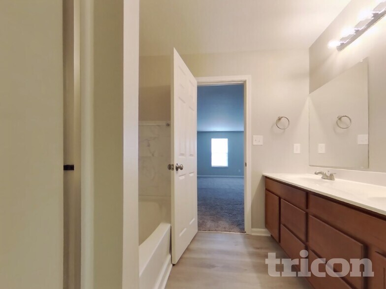 Building Photo - 2524 Solidago Dr