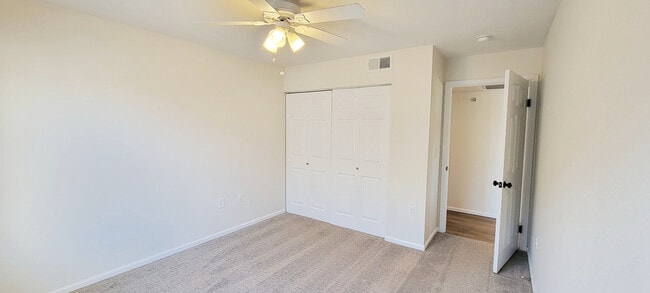 Building Photo - 127 Jules Dr