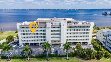 Building Photo - 1500 Park Beach Cir