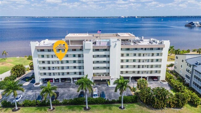 Primary Photo - 1500 Park Beach Cir