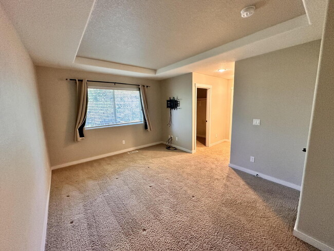 Building Photo - 3 Bed 2 1/2 Bath Wilsonville Gem ** $500 o...