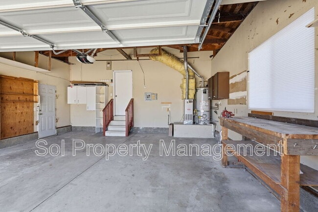 Building Photo - 905 Pellegrini St