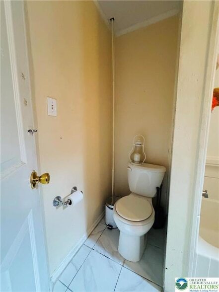 Building Photo - 1523 W Chew St