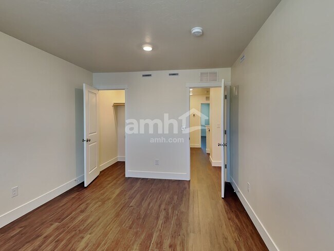 Building Photo - 6550 Spriggel St