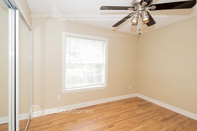 Building Photo - 6896 Plum Lake Dr E