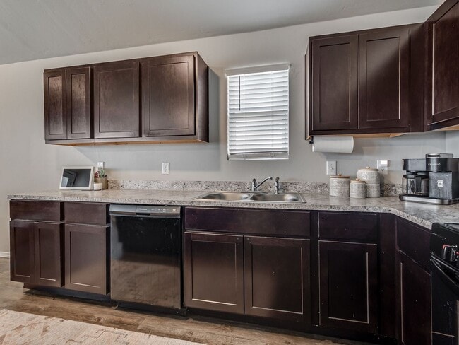 Building Photo - 313 Foxtrot Ter