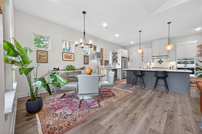 Building Photo - 9979 Pebble Glen Dr