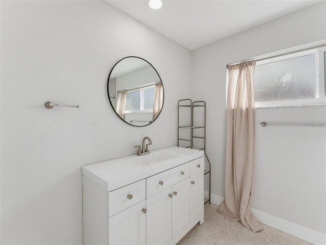 Building Photo - 4044 Headsail Dr