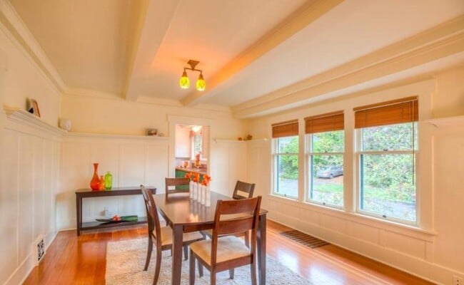 Building Photo - 2 bedroom in Seattle WA 98103