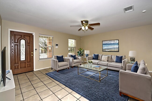 Building Photo - GREAT LOCATION: 1604 & SHAENFIELD | 3 BEDS | 2 BATHS | MOVE IN READY