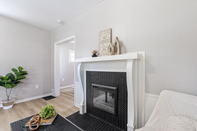 Building Photo - Charming 2-Story Home with Modern Updates ...