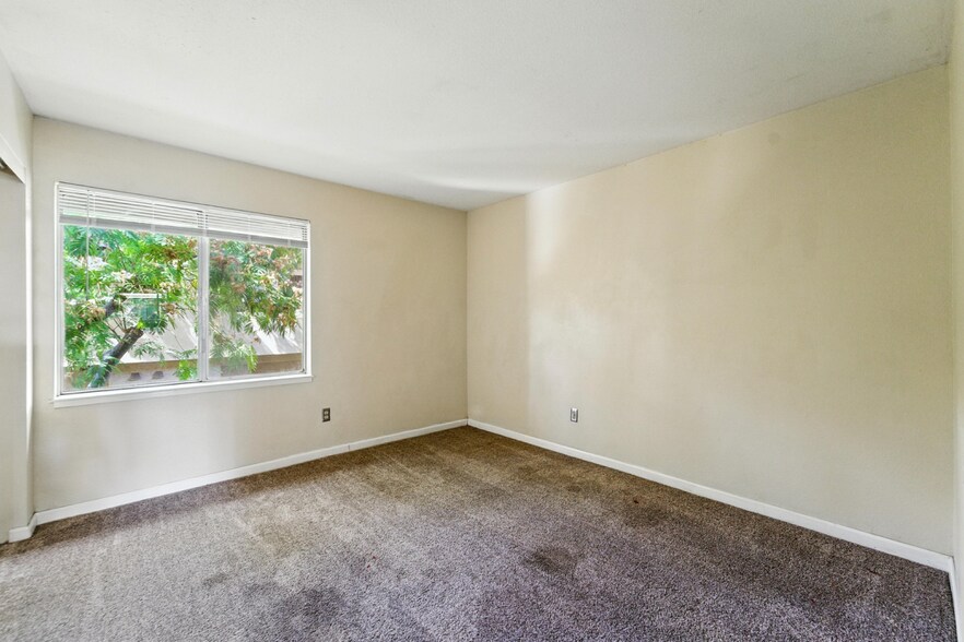 Building Photo - 303 Tradewinds Dr